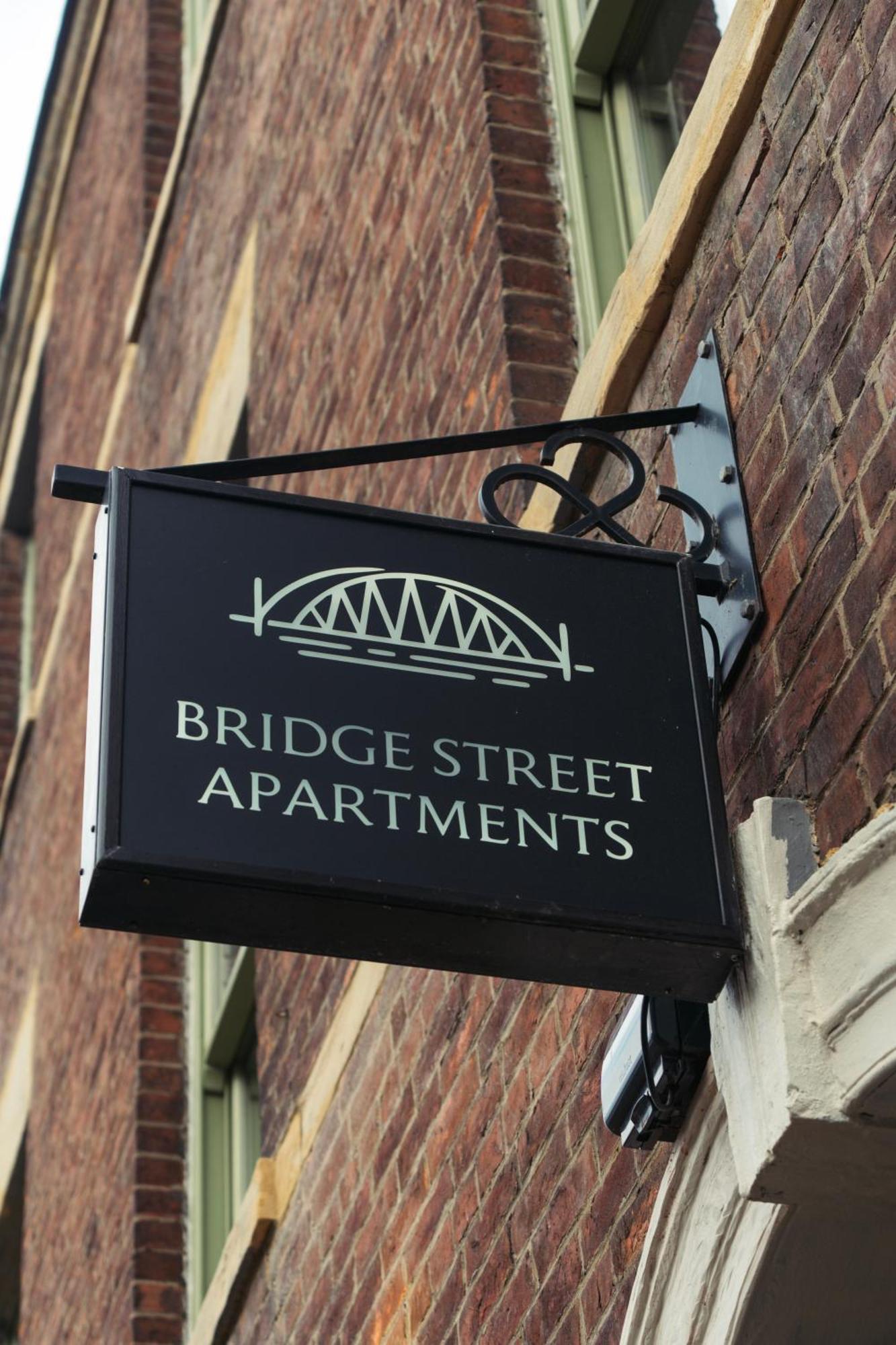 Magistrates Penthouse Suite - Town Centre Apartments With Spa Morpeth Exterior foto
